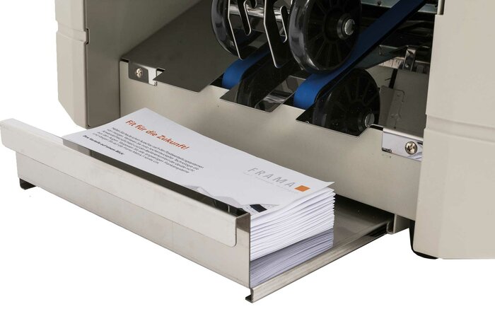 A3 Falzmaschine mit ausziehbarer Ablage für gefalzte Dokumente